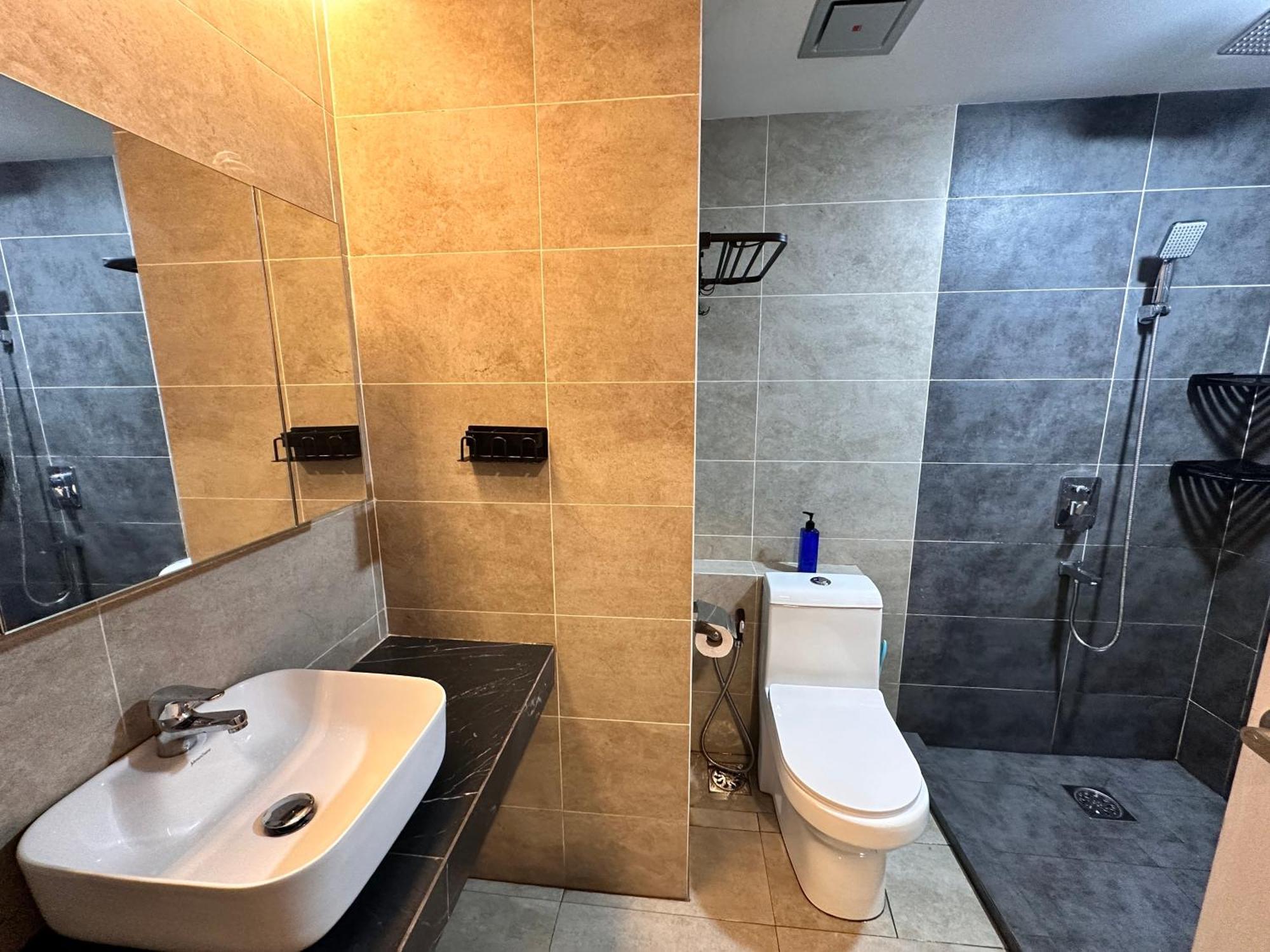 Aru Suites Homestay Wifi,Carpark,24H Check In,Water Filter By R2 Residence Кота-Кінабалу Екстер'єр фото